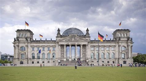  Der Reichstagsbau: Ein Triumph der Architektur und Symbol der deutschen Einheit unter Friedrich von York